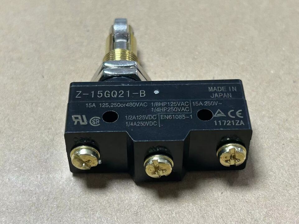 new 1PC Omron Z-15GQ21-B Limit Switch Z15GQ21B - OMRON