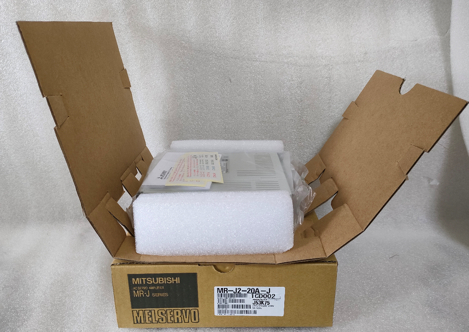 new 1PCS Mitsubishi MR-J2-20A-J Servo Drive MRJ220AJ ping