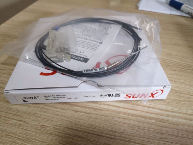 new 1PC  Sunx FD-NFM2S4 Fiber Optic Sensor FDNFM2S4 In Box Sunx