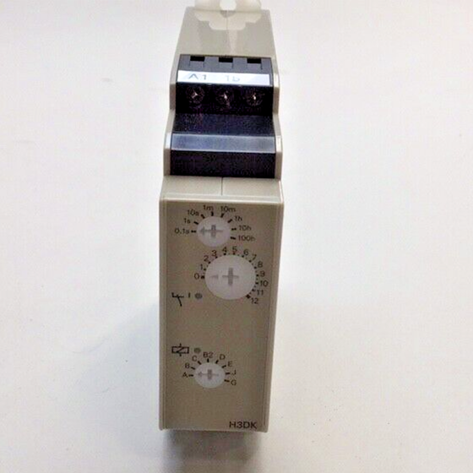 new Omron H3DK-M1 Timer Relay One H3DKM1 - OMRON