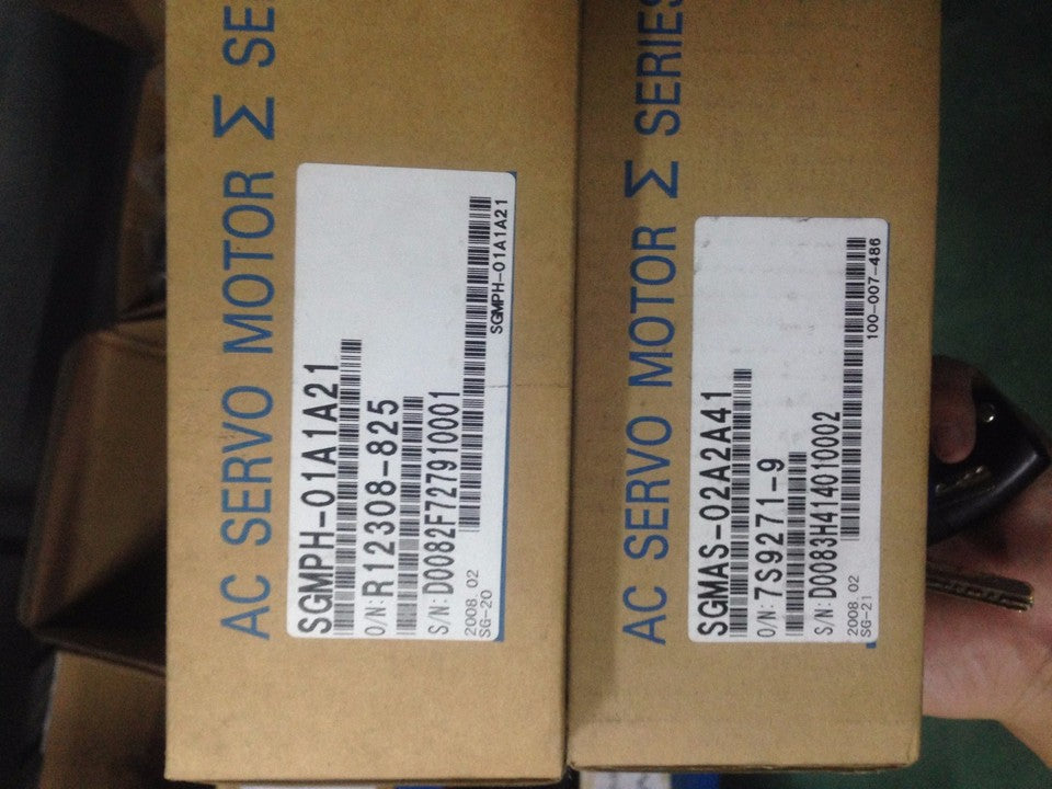 new 1PC Yaskawa SGMPH-01A1A21 Servo Motor In Box ping