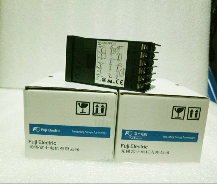 new Fuji PXR4TAY1-8W000-C 1PC Temperature Controller In Box - FUJI