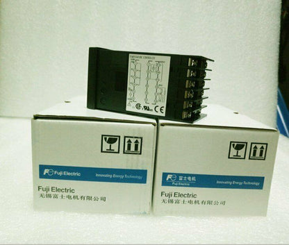 new Fuji PXR4TAY1-8W000-C 1PC Temperature Controller In Box - FUJI