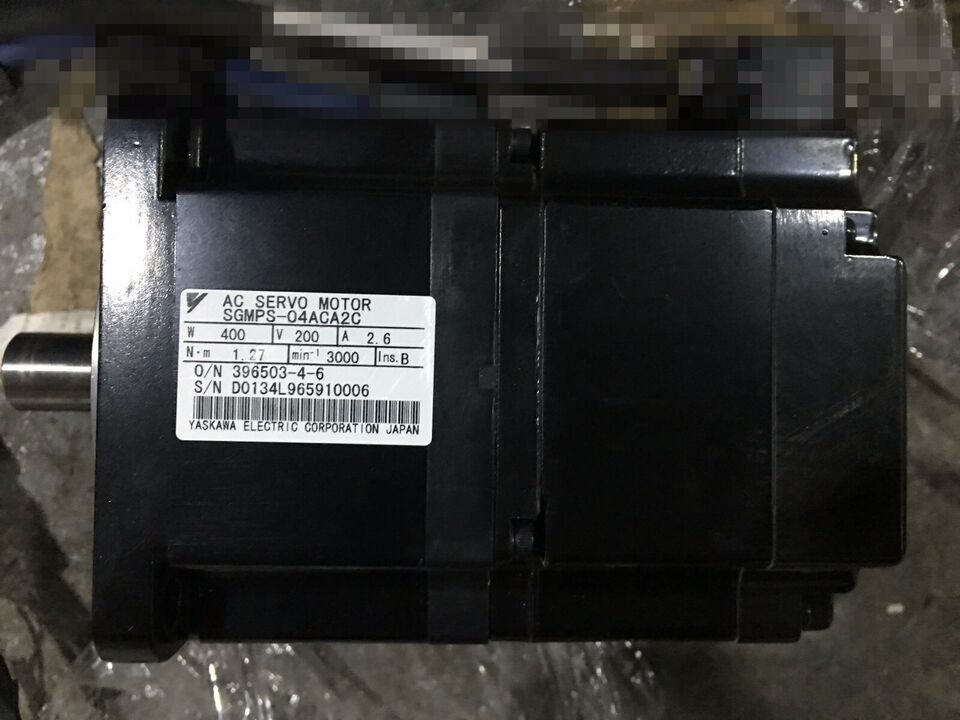 Yaskawa SGMPS-04ACA2C Servo Motor 1PC - YASKAWA