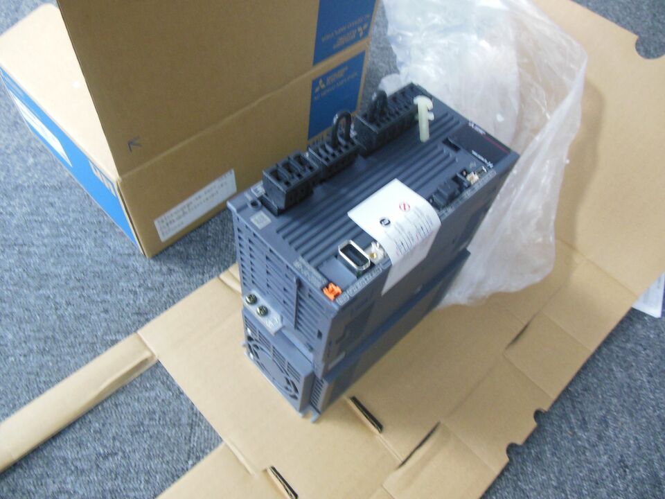 new 1PC Mitsubishi MR-J4-200A MRJ4200A AC Servo Drive Amplifier - MITSUBISHI
