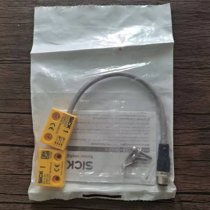 new SICK RE13-SA64 1062540 Safety Switch One RE13SA64 - SIK