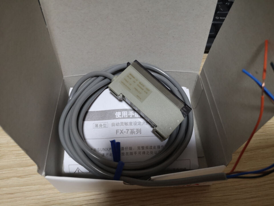 1PC SUNX FX-7P Photoelectric Sensor, In-Box FX7P - SUNX