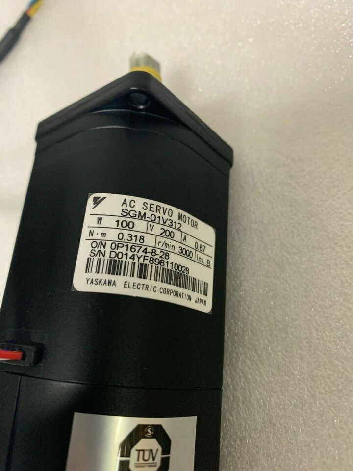 YASKAWA SGM01V312 AC SERVO MOTOR - YASKAWA