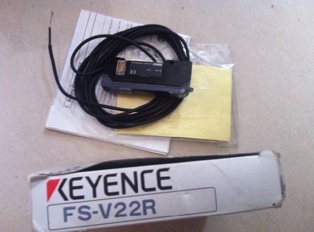 new 1PC Keyence FS-V22R Optical Fiber Amplifier FSV22R