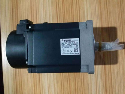 new 1PC Mitsubishi HF-KP73JKW04-S2 Servo Motor In Box HF-KP73JKW04-S2 - MITSUBISHI