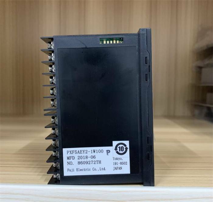 new 1PC Fuji PXF5AEY2-1W100 Temperature Controller PXF5AEY21W100 - FUJI