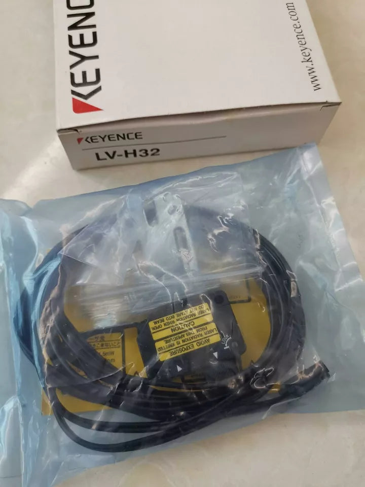 new One  KEYENCE LV-H32 LVH32 Laser Sensor ping