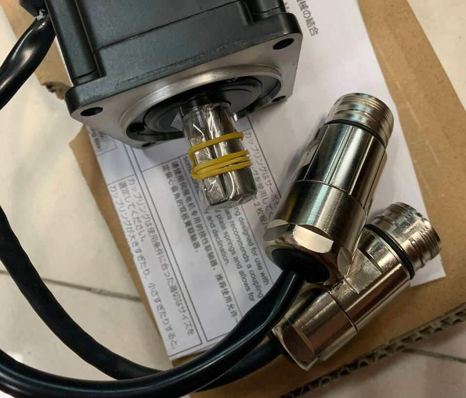 new 1PC Omron R7M-A20030-S1-D R7MA20030S1D Servo Motor In Box ping - OMRON