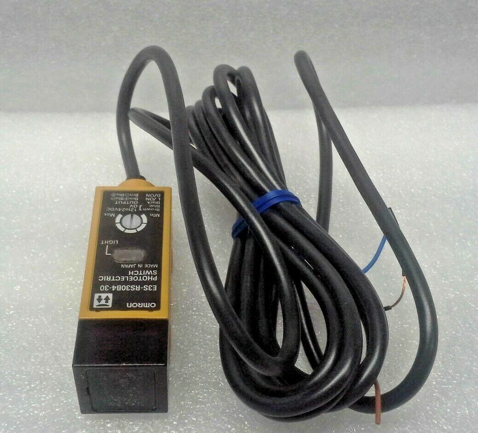 1PC Omron E3S-RS30B4-30 Photoelectric Switch - OMRON