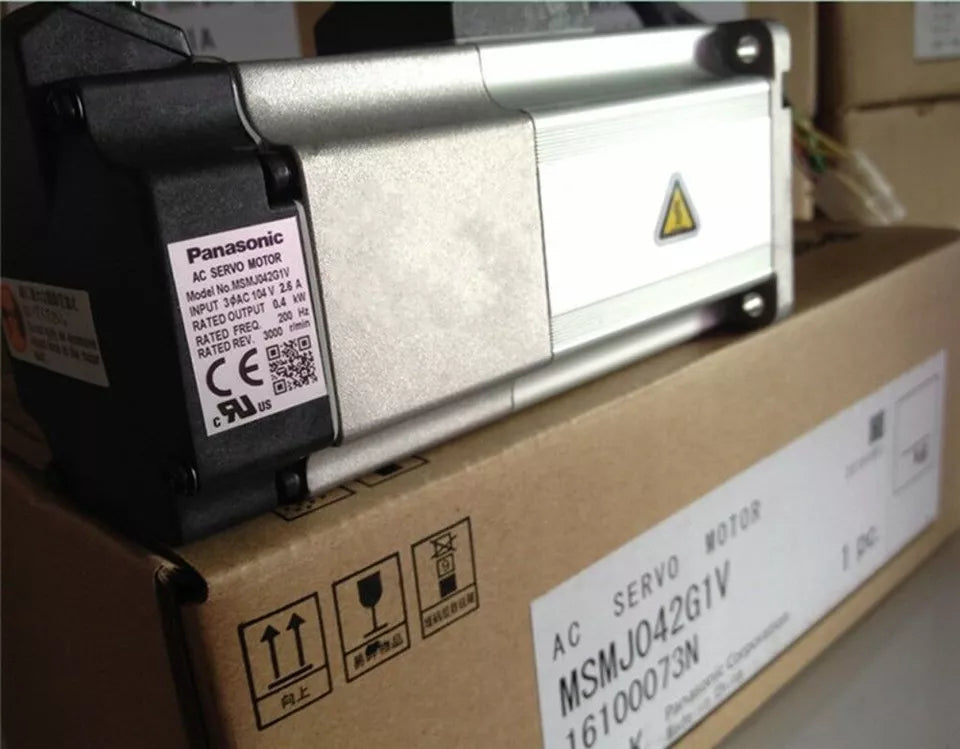 new Panasonic MSMJ042G1V Servo Motor 1PC - PANASONIC
