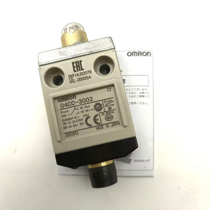 new 1PC Omron D4CC-3002 Limit Switch D4CC3002 In Box - OMRON