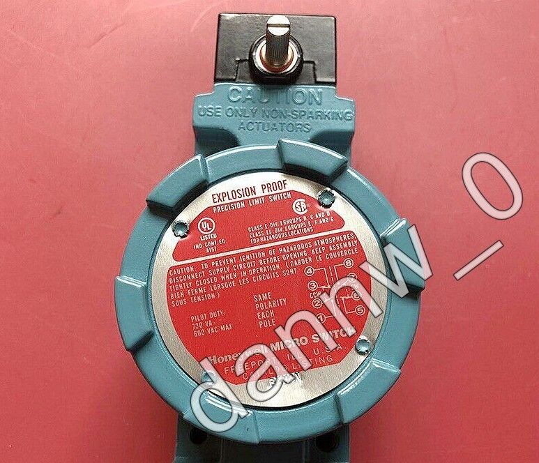 new  in Box Honeywell BXM4N-1A limit switch