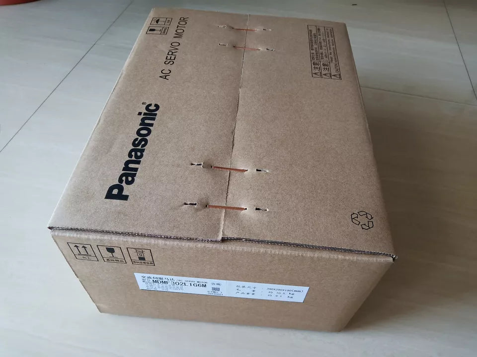 Panasonic MDMF302L1G6M Servo Motor 1PC - PANASONIC