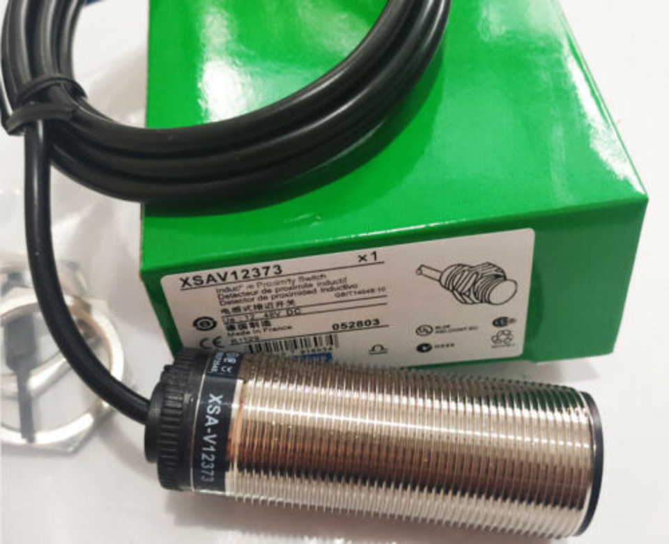 new 1PC Schneider XSA-V12373 Proximity Switch - SCHNEIDER ELECTRIC