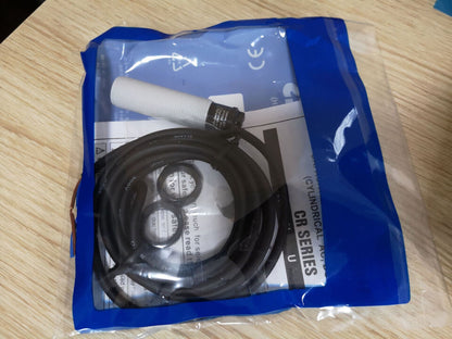 new 1PC Autonics CR18-8AC Proximity Switch CR188AC - AUTONICS