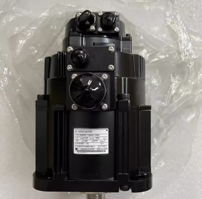 new 1PC Yaskawa SGMRV-13ANA-YR22 Servo Motor In Box ping - YASKAWA