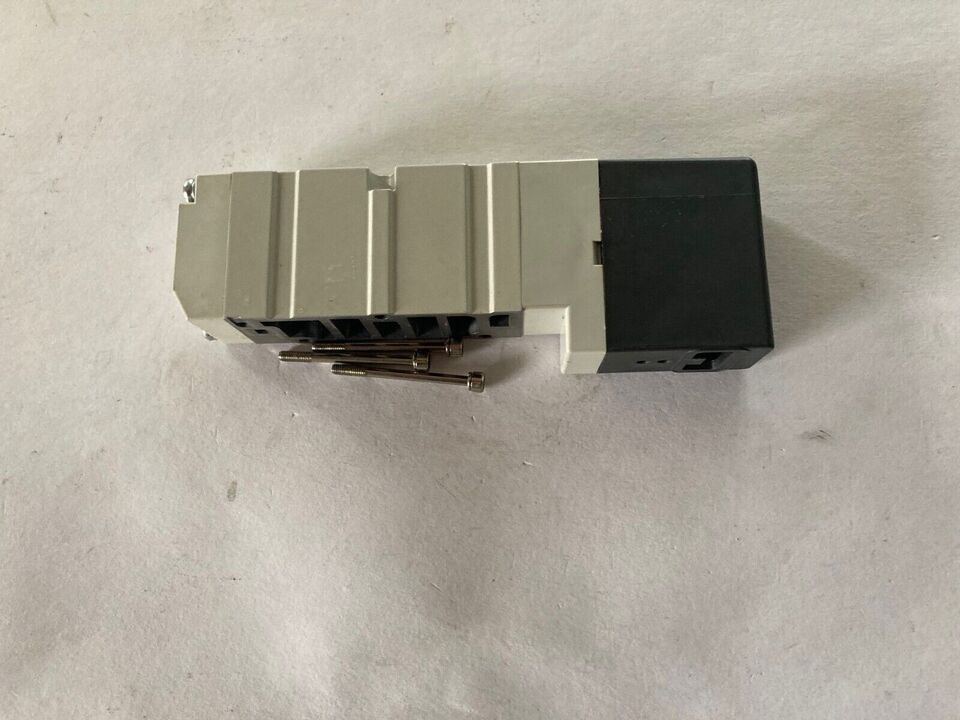 new 1PC SMC VQC4100-5 VQC41005 Solenoid Valve - SMC