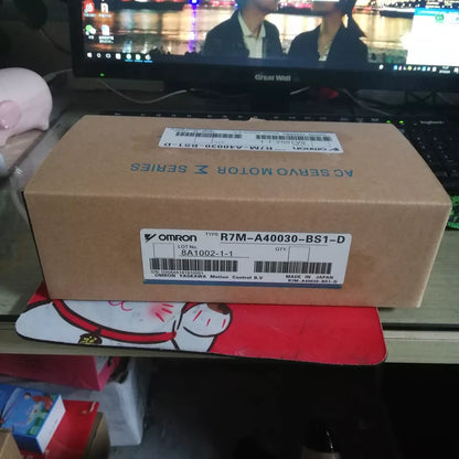 OMRON SERVO MOTOR R7M-A40030-BS1-D ONE PING - OMRON