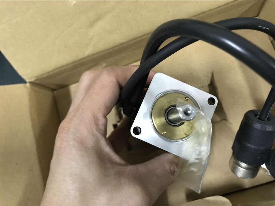 new 1PC YASKAWA SGMAH-01AAA61D-OY Servo Motor In Box ping - YASKAWA