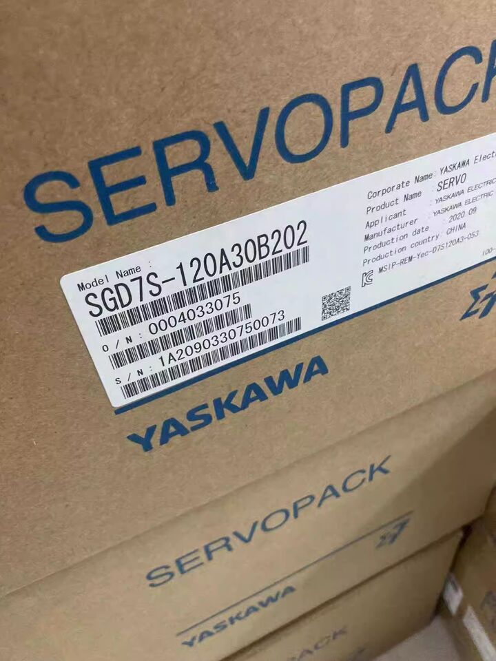 new 1PC  Yaskawa SGD7S-120A30B202 Servo Drive In Box ping