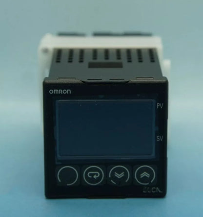 Omron Temperature Controller E5CNQ2H03TFLK - OMRON