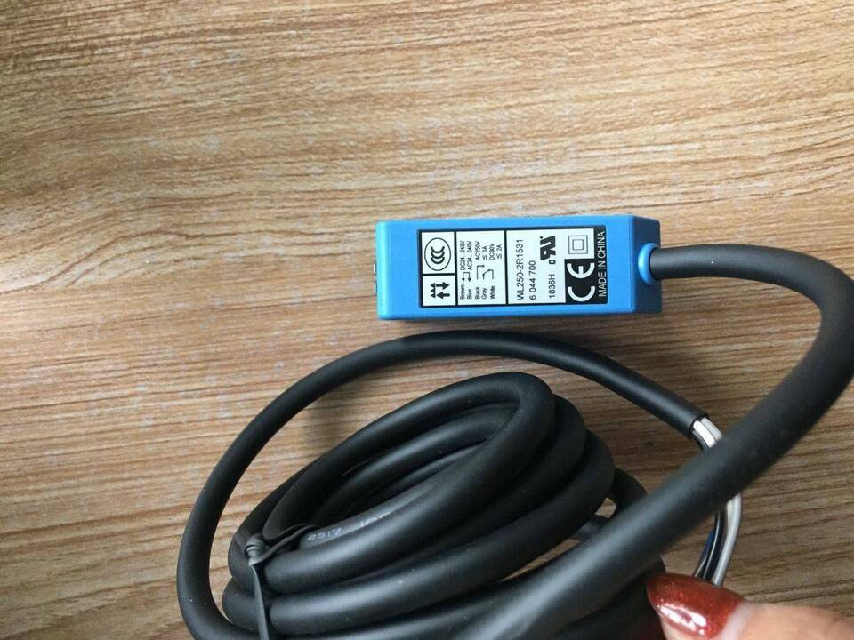 1-PC Sick WL250-2R1531 WL2502R1531 Photoelectric Sensor - SICK