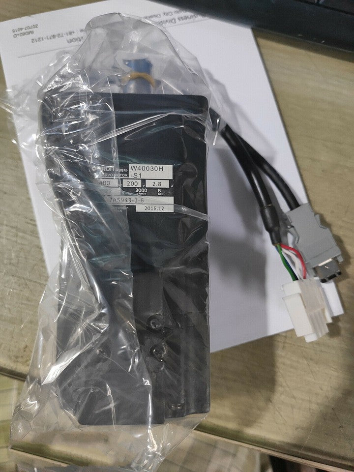 new 1PC  Omron R88M-W40030H-S1 Servo Motor R88MW40030HS1 ping