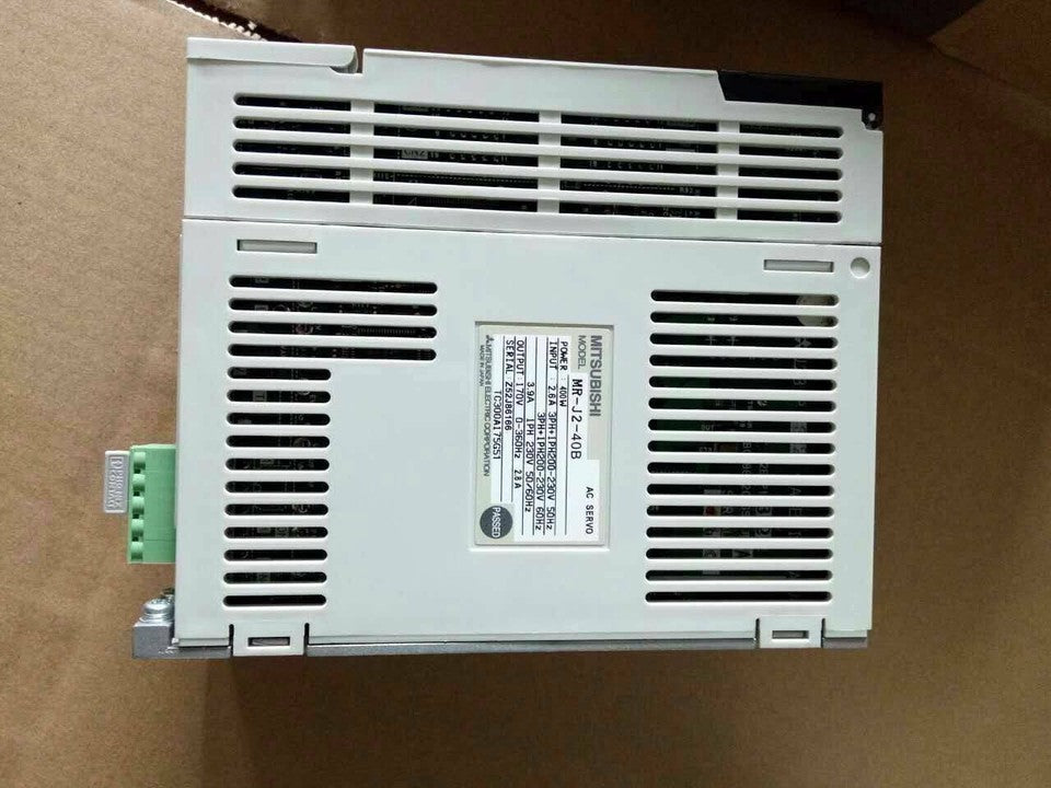 new 1PCS Mitsubishi MR-J2-40B Servo Drive MRJ240B ping