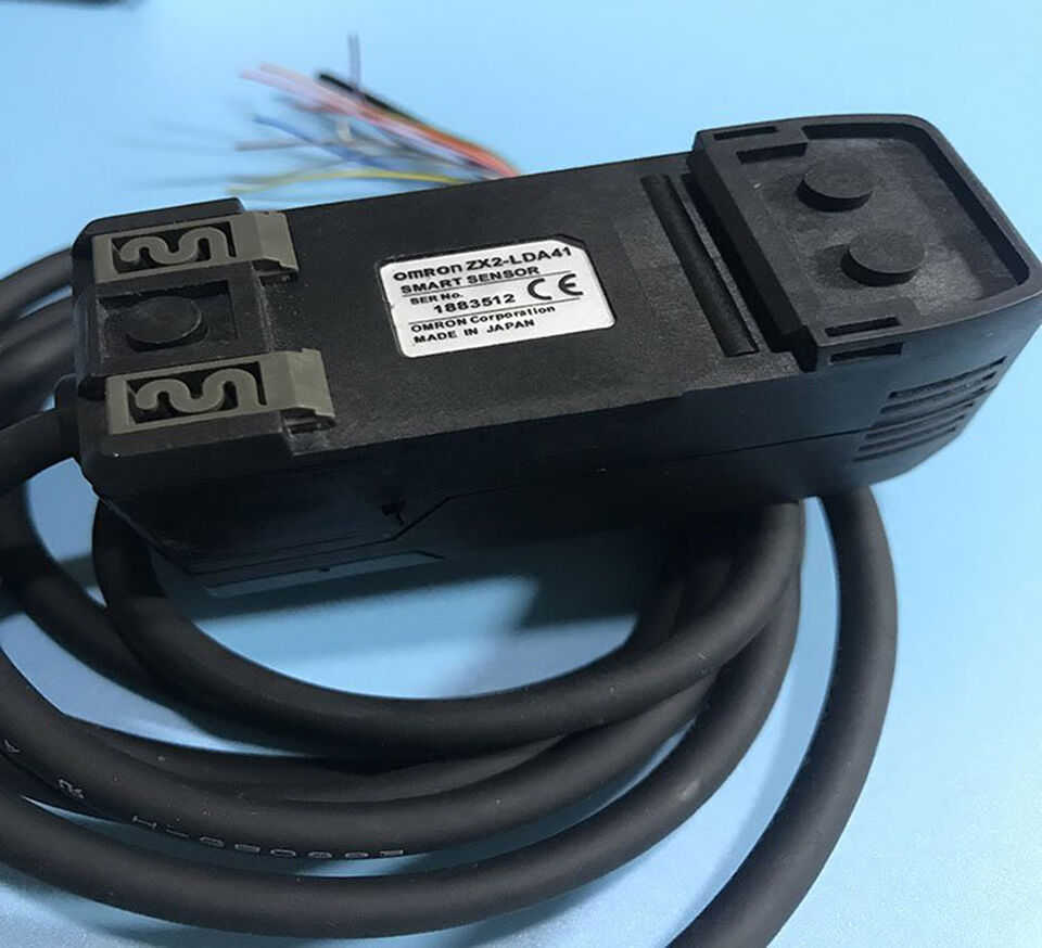 new 1PC Omron ZX2-LDA41 Laser Smart Sensor ZX2LDA41 ping - OMRON