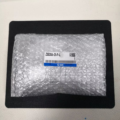 New 1PC SMC ZSE30A01PL Pressure Switch - SMC