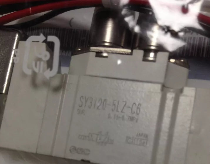 1PC SMC SY31205LZC6 Solenoid Valve - SMC