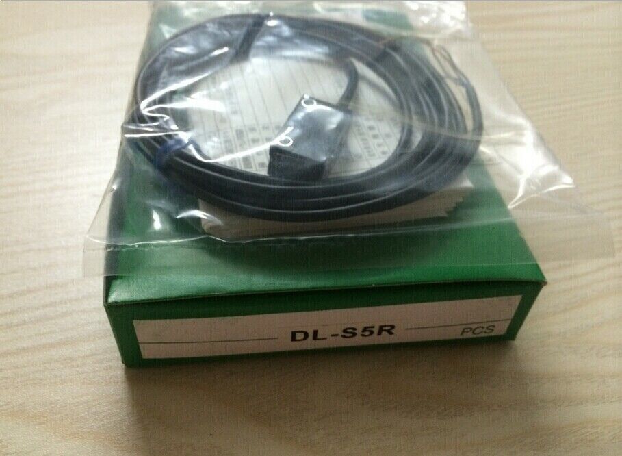 new 1PC  TAKEX DL-S5R Photoelectric Switch In Box ping DLS5R