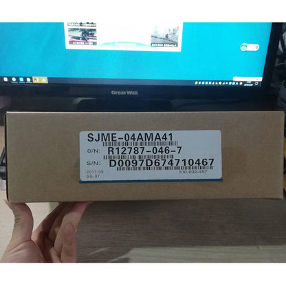 new 1PC Yaskawa SJME-04AMA41 Servo Motor In Box ping