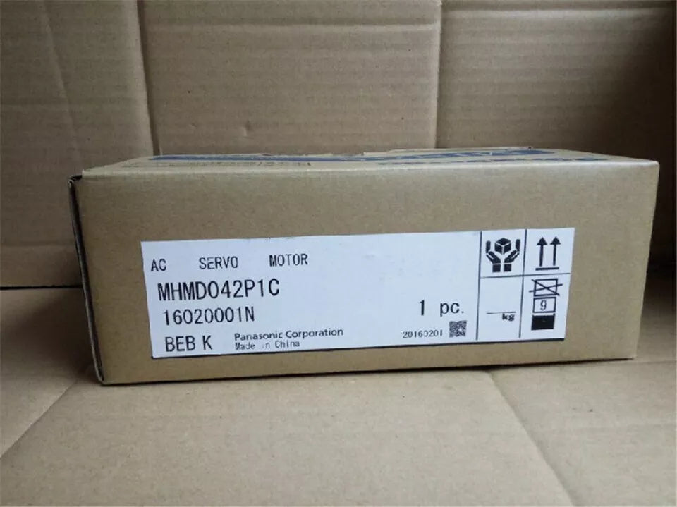 new 1PC Panasonic MHMD042P1C Servo Motor In Box ping - PANASONIC
