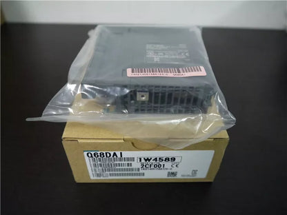 Mitsubishi Q68DAI PLC Module 1PC - MITSUBISHI