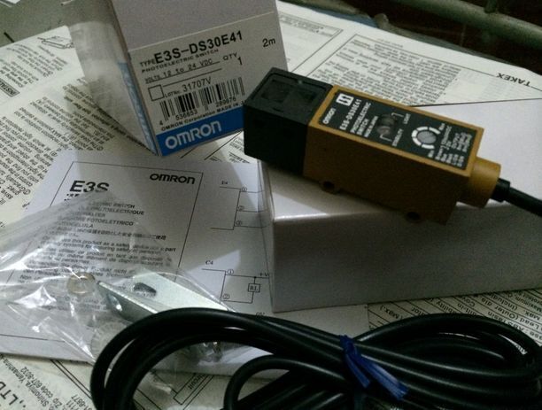 new 1PC Omron E3S-DS30E41 Photoelectric Sensor Switch 12-24VDC E3SDS30E41 - OMRON