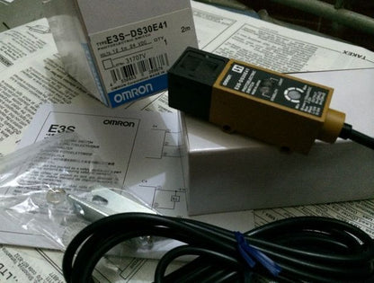 new 1PC Omron E3S-DS30E41 Photoelectric Sensor Switch 12-24VDC E3SDS30E41 - OMRON