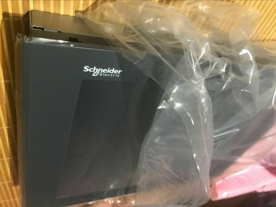 new One Schneider XBTGT7340 PLC Touch Screen ping - ONE SCHNEIDER