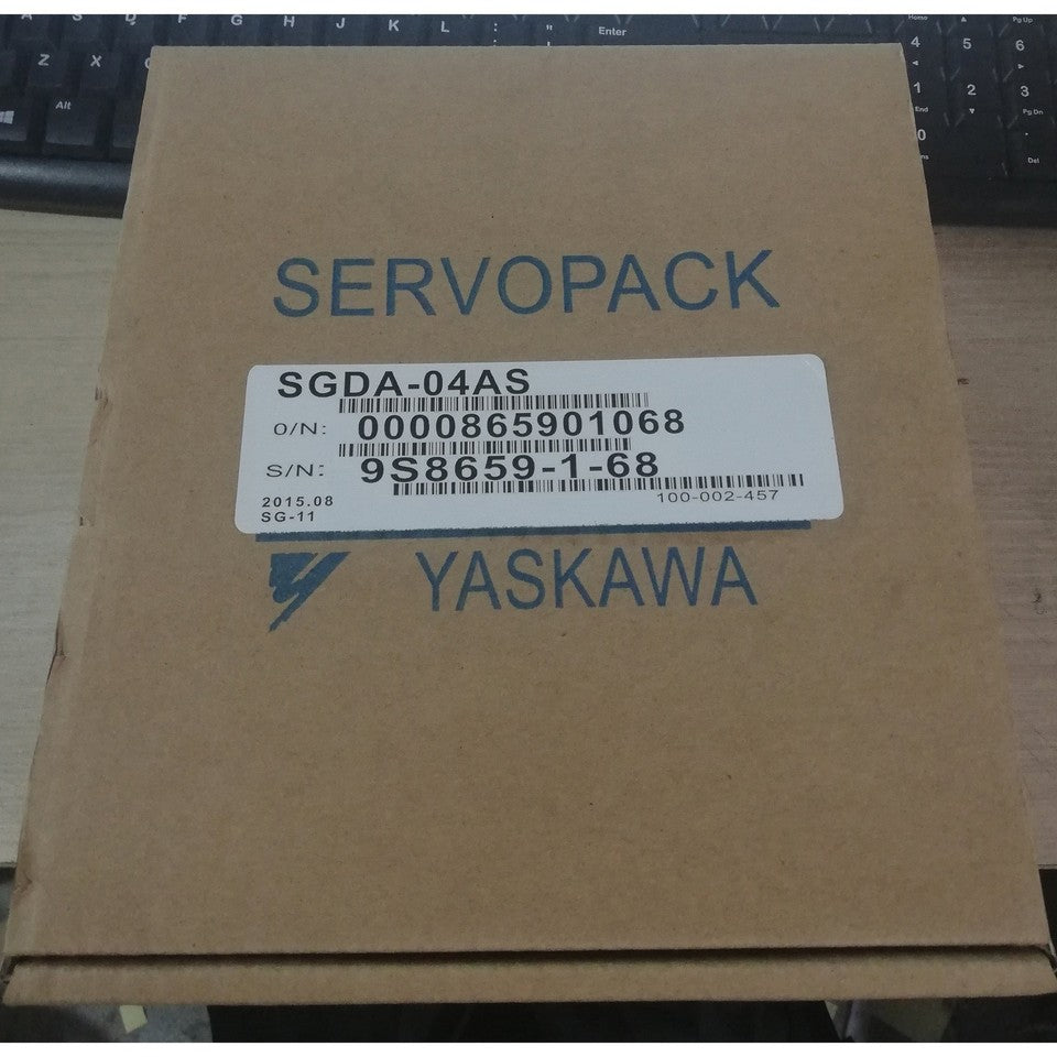 new 1PCS  YASKAWA SGDA-04AS SGDA04AS Servo Driver In Box ping