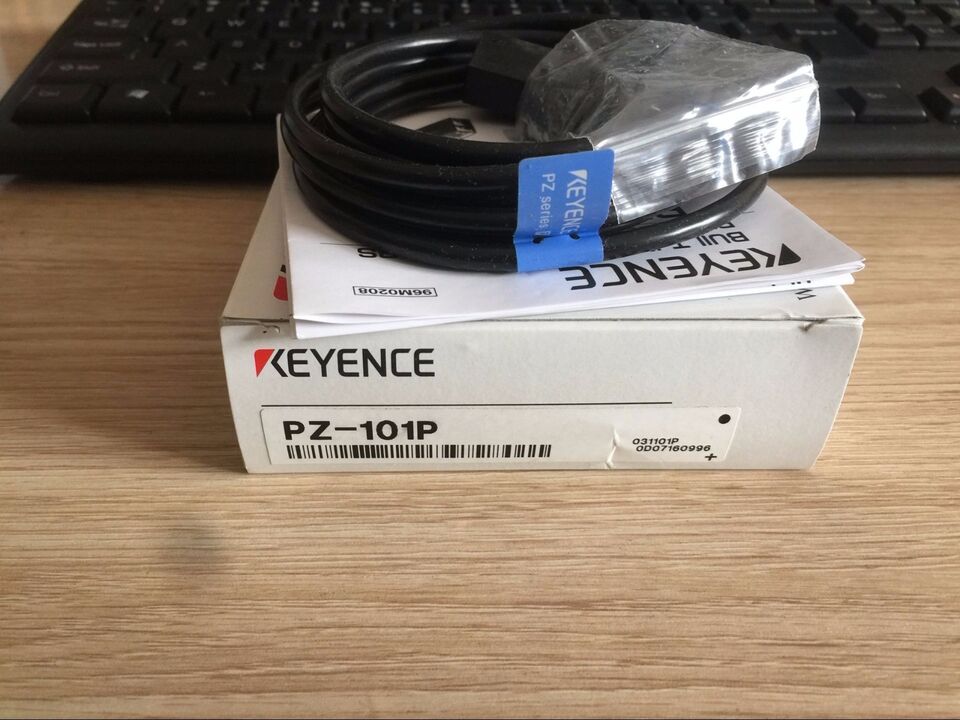 Keyence PZ-101P Photoelectric Sensor 1 Piece - KEYENCE