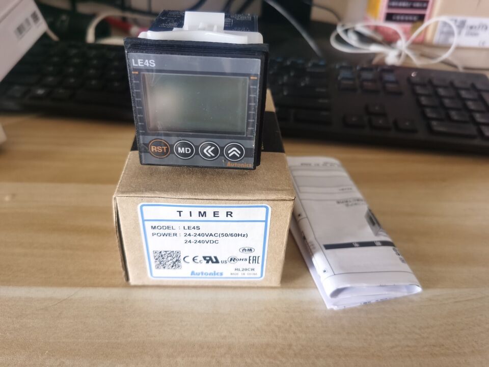 new Autonics LE4S Digital Backlit LCD Timer 1-Panel Timer - AUTONICS