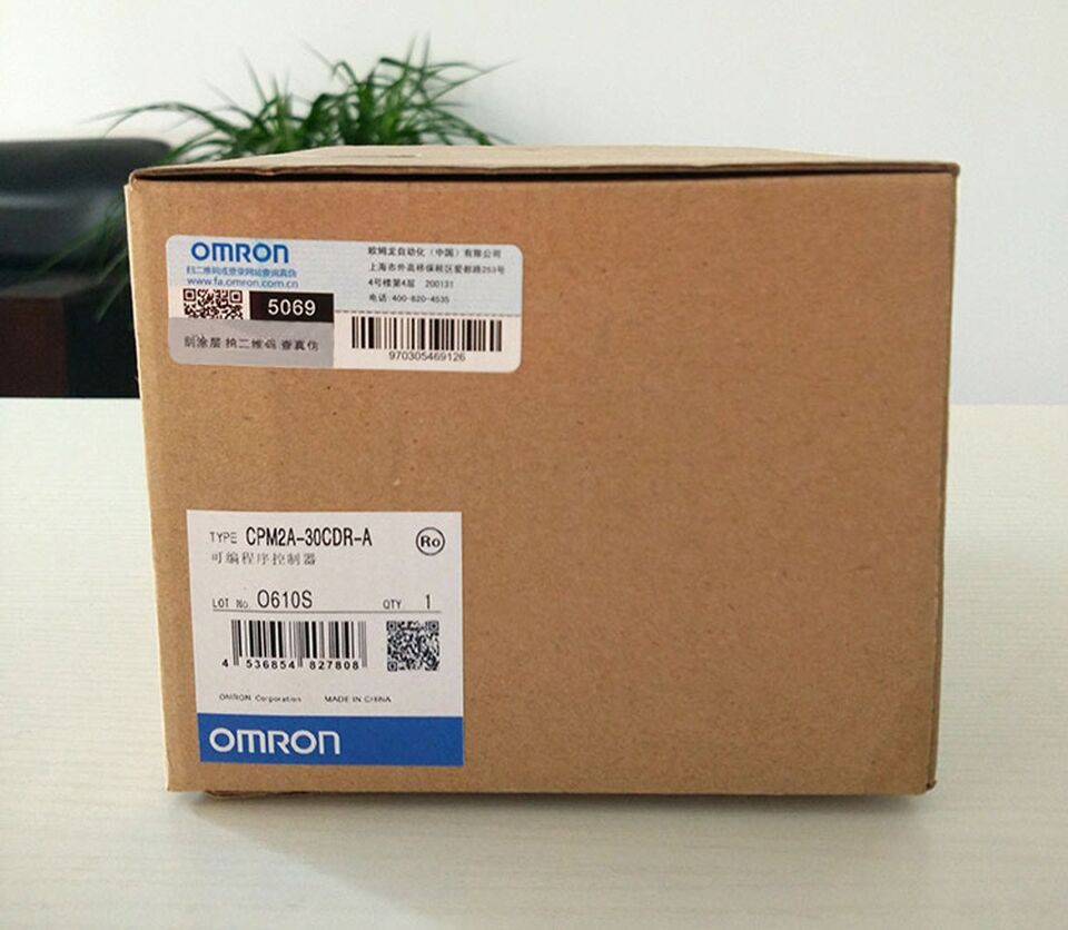 new 1PCS  Omron CPM2A-30CDR-A PLC CPM2A30CDRA In Box ping