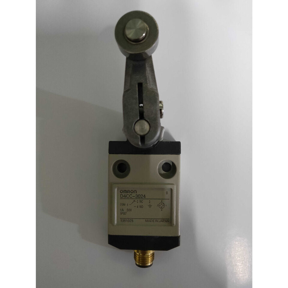 new Omron D4CC-3024 Limit Switch One D4CC3024 - OMRON