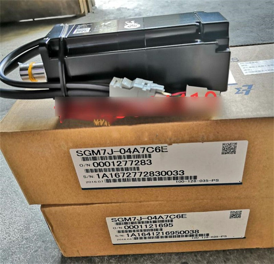 new 1PC Yaskawa SGM7J-04A7C6E Servo Motor In Box ping