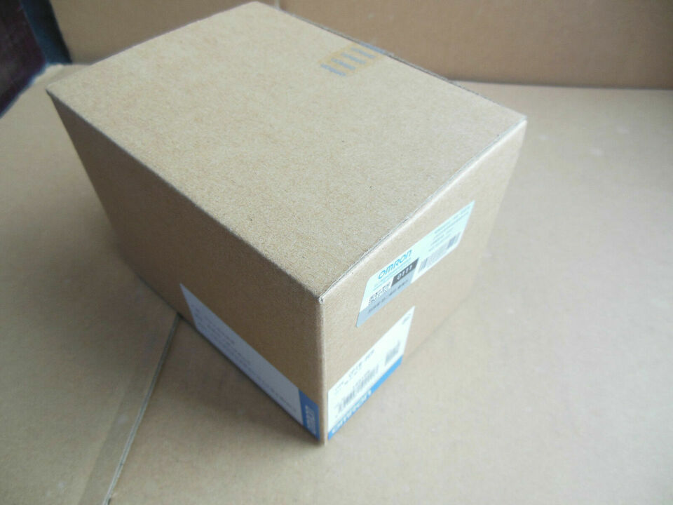 Omron CP1W-8ER Output Unit - OMRON